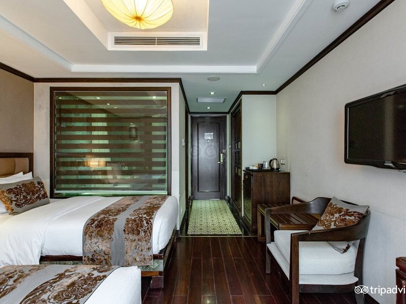 Golden Lotus Luxury Hotel 44