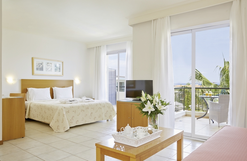 Renaissance Hanioti 8