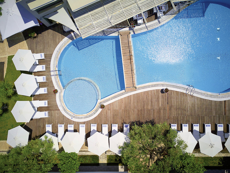 Renaissance Hanioti 11