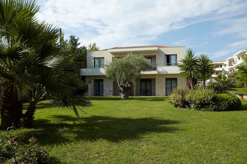 Renaissance Hanioti 7