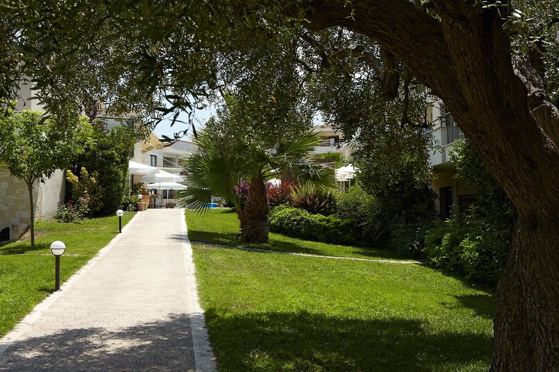 Renaissance Hanioti 12