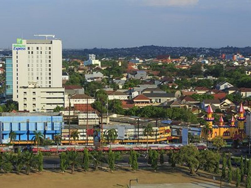 Holiday Inn Express Semarang Simpang Lim 1