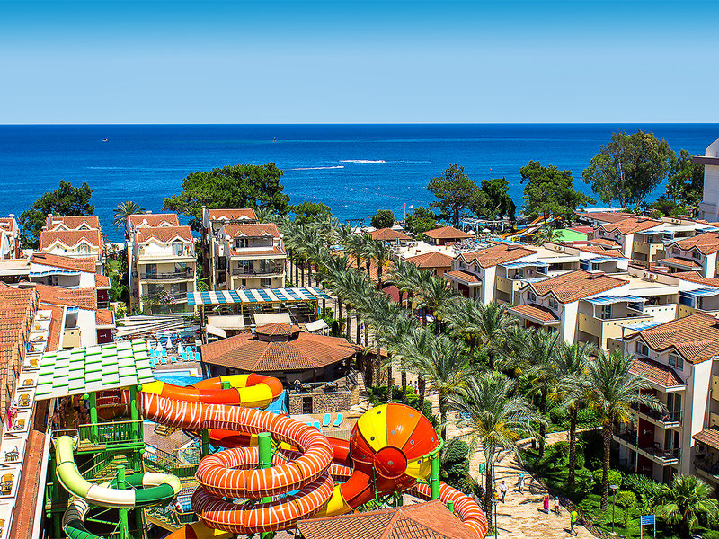 Crystal Aura Beach Resort & Spa 10