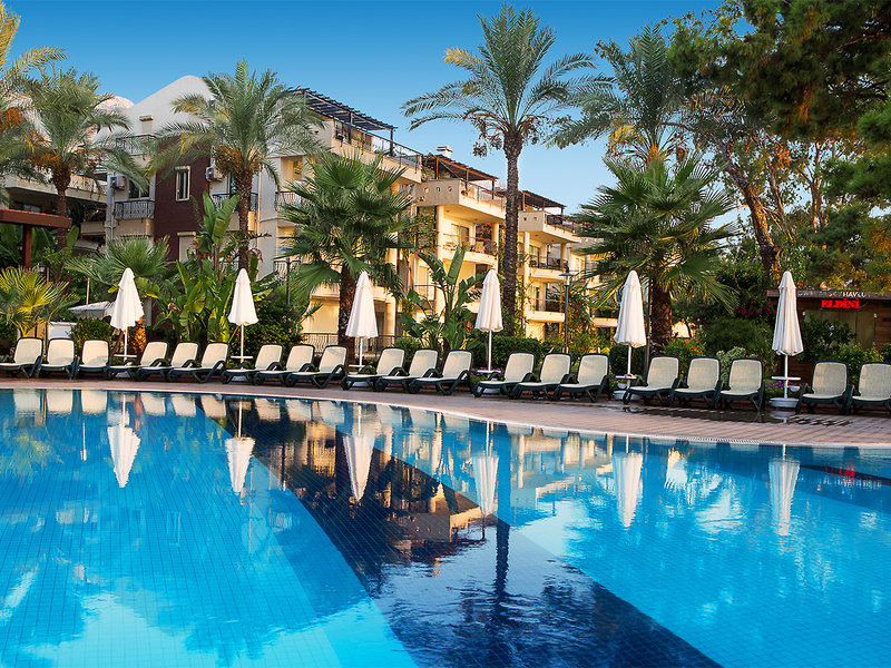 Crystal Aura Beach Resort & Spa 18