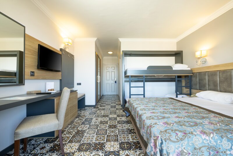 Crystal Aura Beach Resort & Spa 29