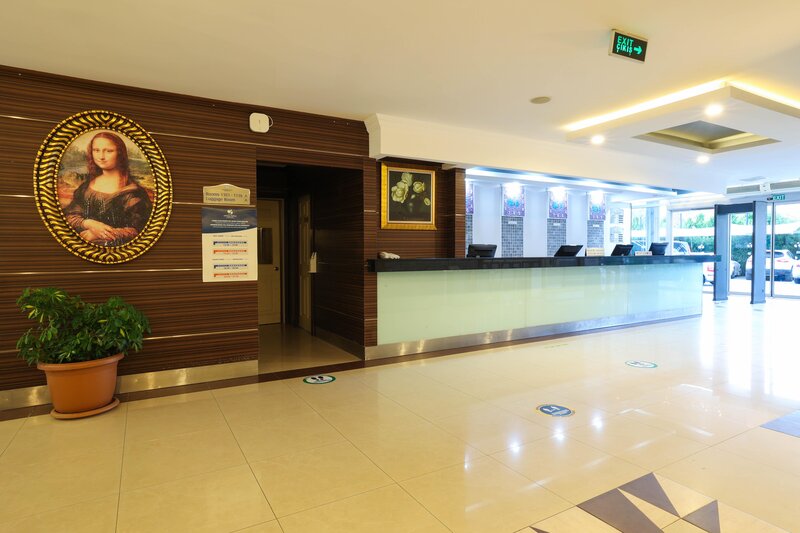 Crystal Aura Beach Resort & Spa 34