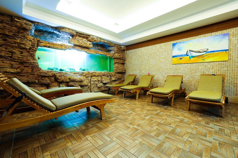 Crystal Aura Beach Resort & Spa 42