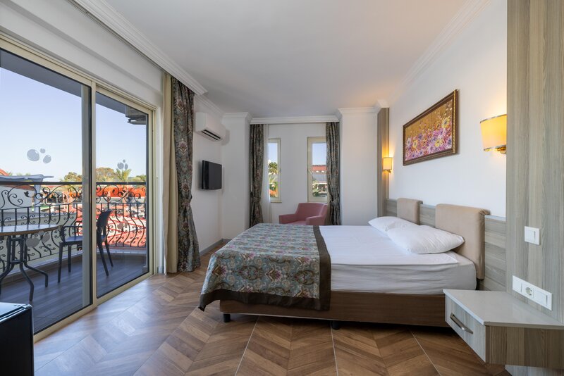 Crystal Aura Beach Resort & Spa 52