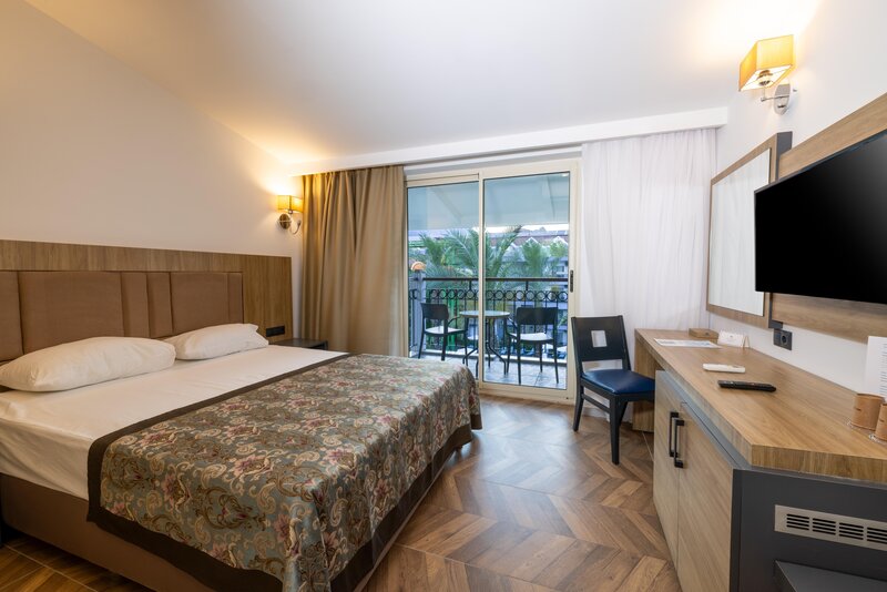 Crystal Aura Beach Resort & Spa 56