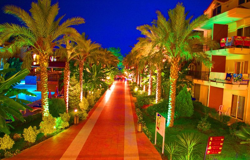 Crystal Aura Beach Resort & Spa 10