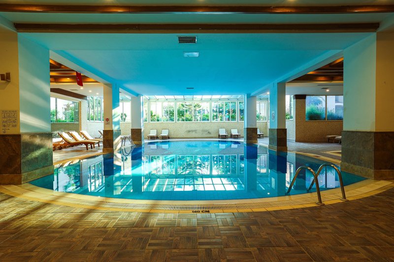 Crystal Aura Beach Resort & Spa 14