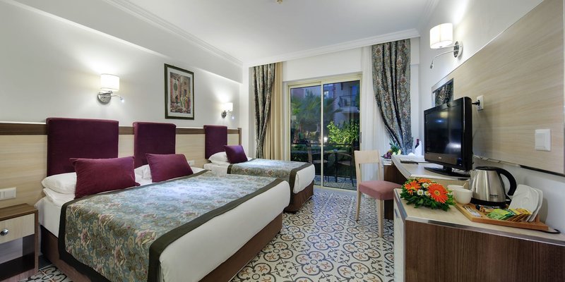 Crystal Aura Beach Resort & Spa 15