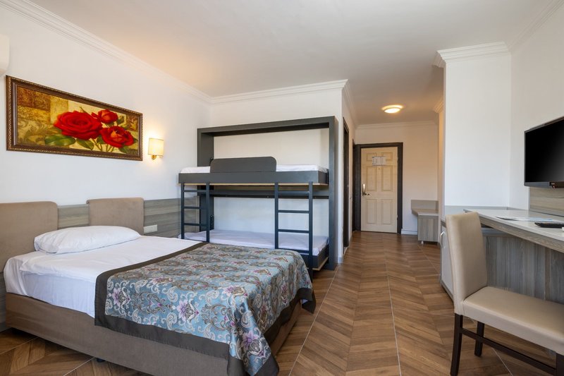 Crystal Aura Beach Resort & Spa 17