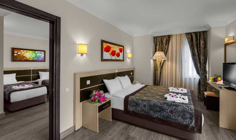 Crystal Aura Beach Resort & Spa 2