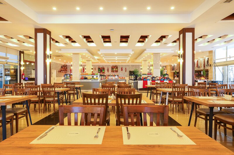 Crystal Aura Beach Resort & Spa 13