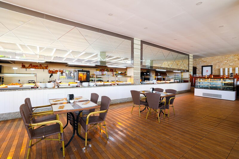 Crystal Aura Beach Resort & Spa 28