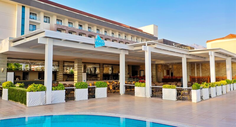 Crystal Aura Beach Resort & Spa 47