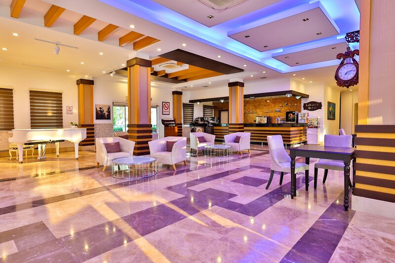 Crystal Aura Beach Resort & Spa 8
