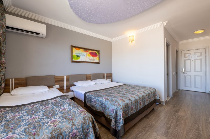 Crystal Aura Beach Resort & Spa 29