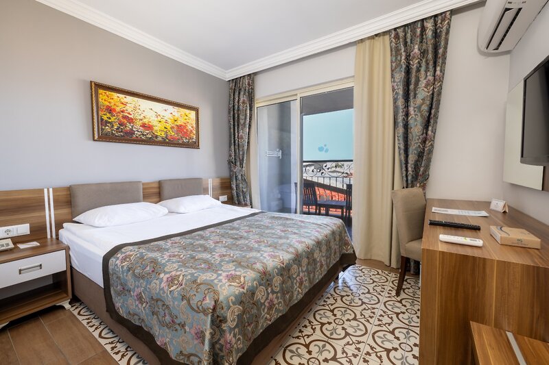 Crystal Aura Beach Resort & Spa 30