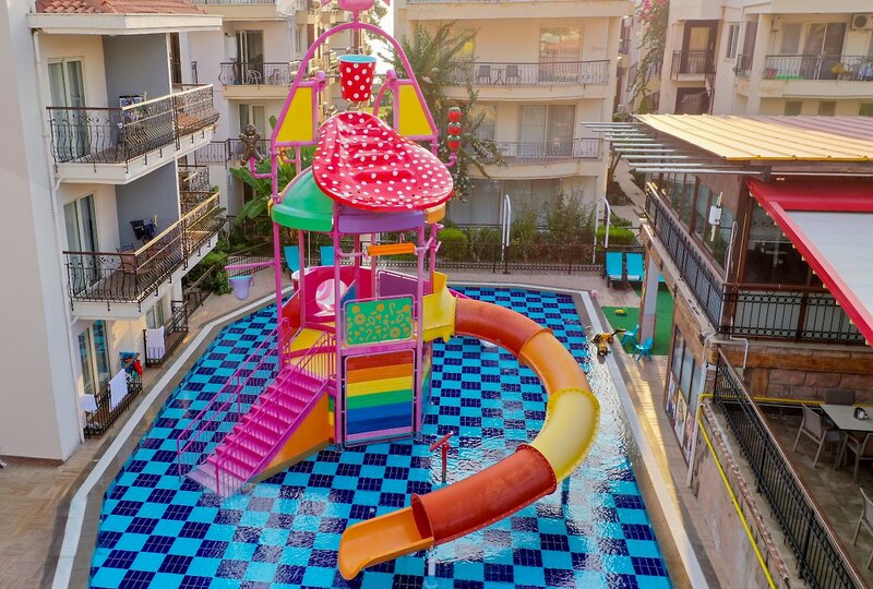Crystal Aura Beach Resort & Spa 34
