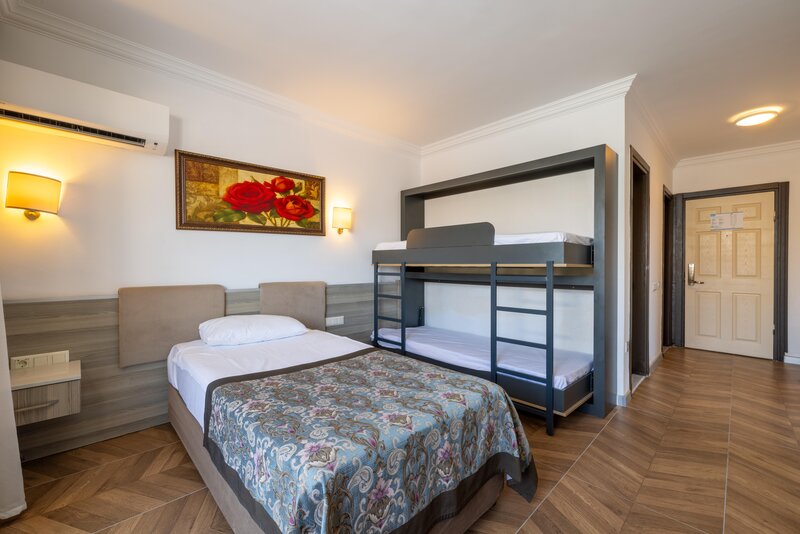 Crystal Aura Beach Resort & Spa 80