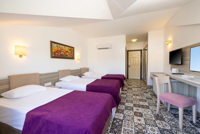 Crystal Aura Beach Resort & Spa 9