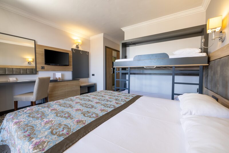 Crystal Aura Beach Resort & Spa 41