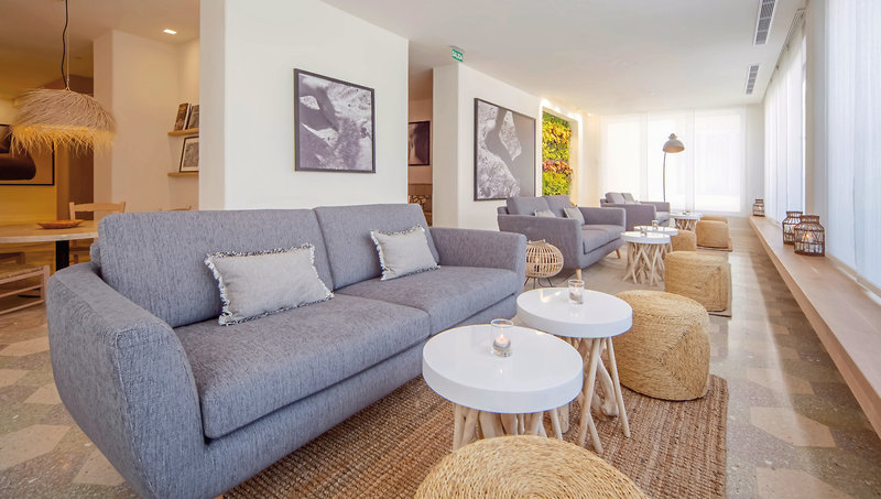 HM Alma Beach 24