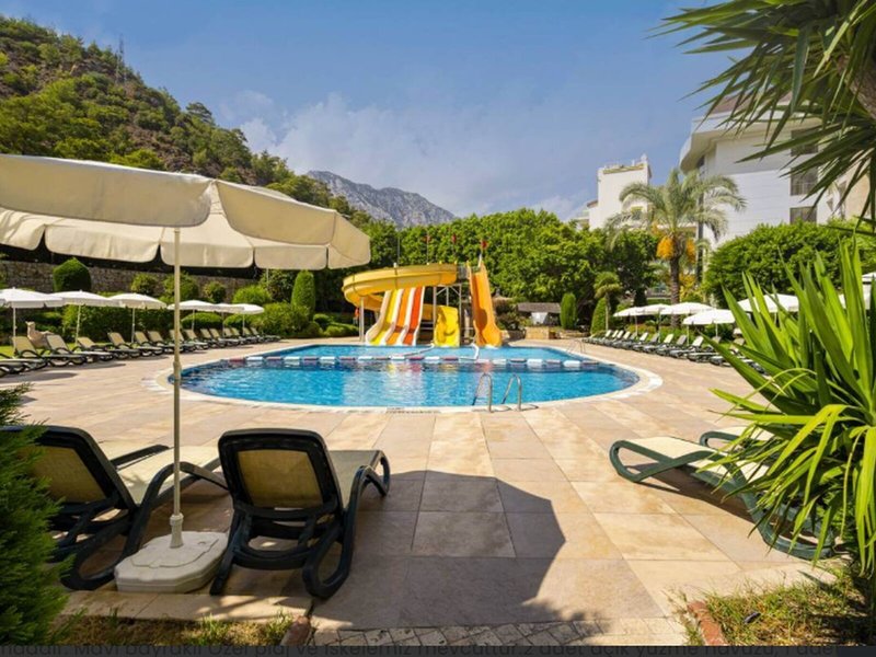 Imperial Sunland 16