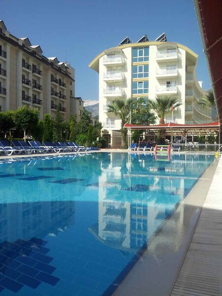 Lims Bona Dea Beach Hotel 10