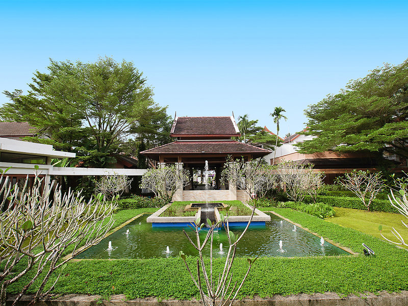 COOEE Apsara Beachfront Resort & Villa 11