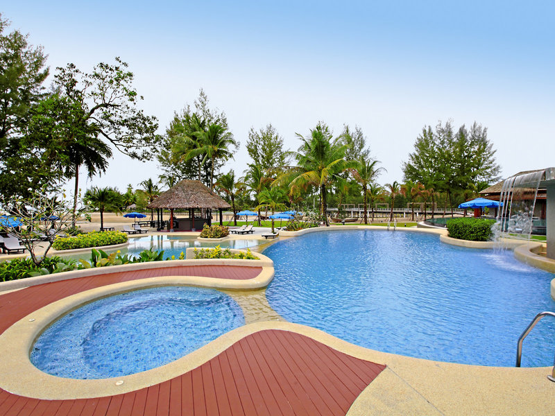 Apsara Beachfront Resort and Villa 12