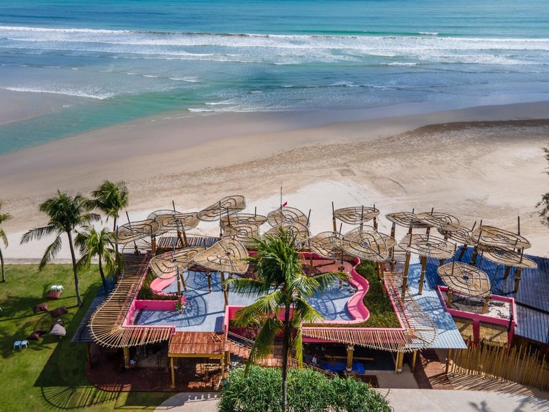 COOEE Apsara Beachfront Resort & Villa 24