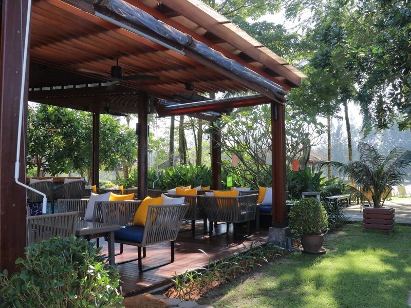 COOEE Apsara Beachfront Resort & Villa 25