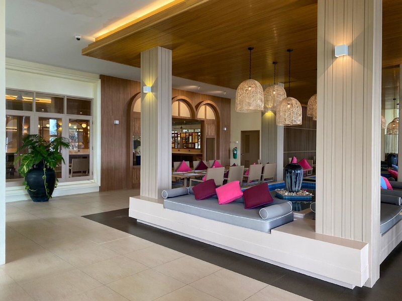 COOEE Apsara Beachfront Resort & Villa 35