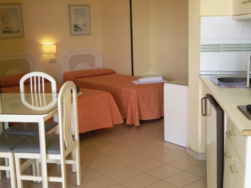 Apartamentos Mediterráneos 13