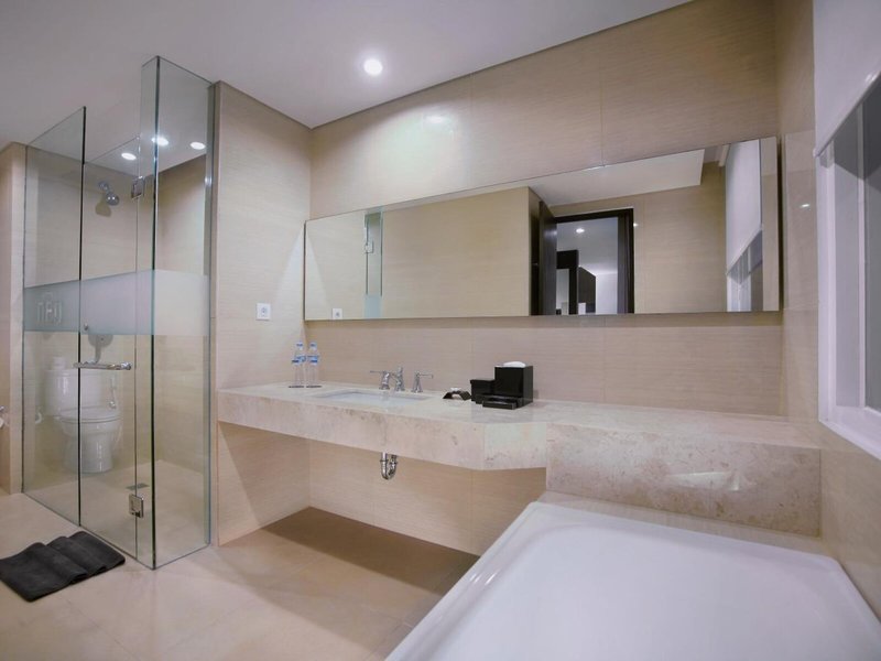 NEO Denpasar 14 - Bathroom Example