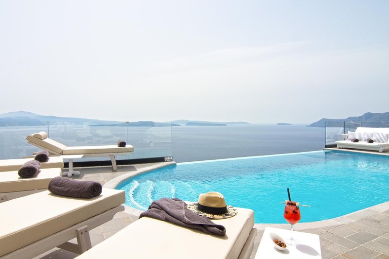 Santorini Secret Suites & Spa 4