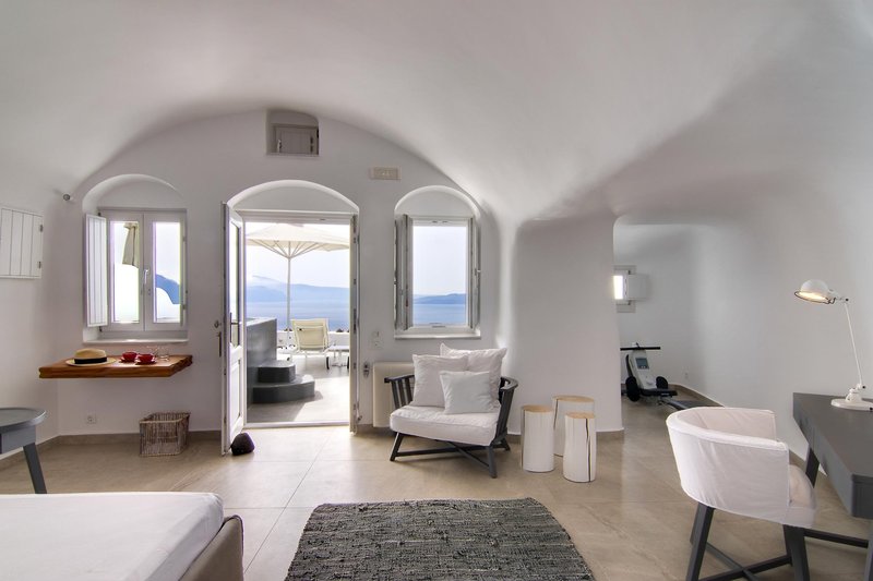 Santorini Secret Suites & Spa 7