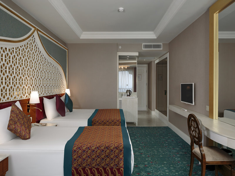 Royal Taj Mahal 10
