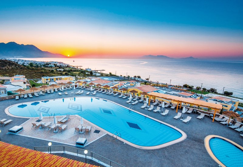 Grand Blue Beach Hotel 2