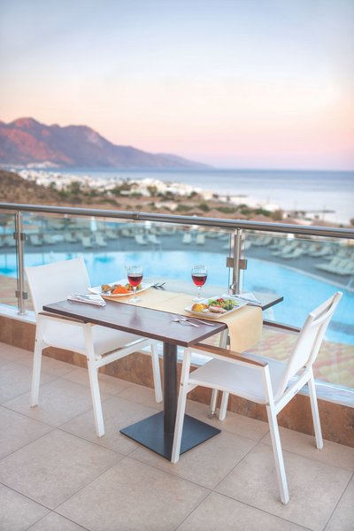 Grand Blue Beach Hotel 6