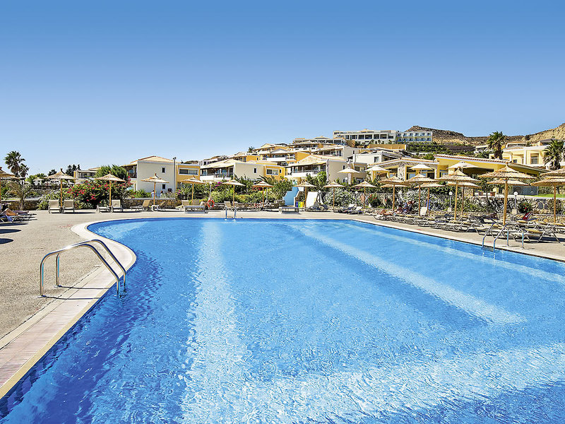 Grand Blue Beach Hotel 9