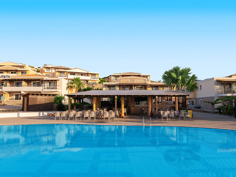 Grand Blue Beach Hotel 9