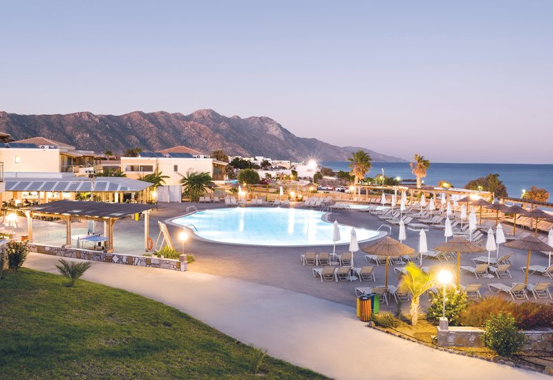 Grand Blue Beach Hotel 12