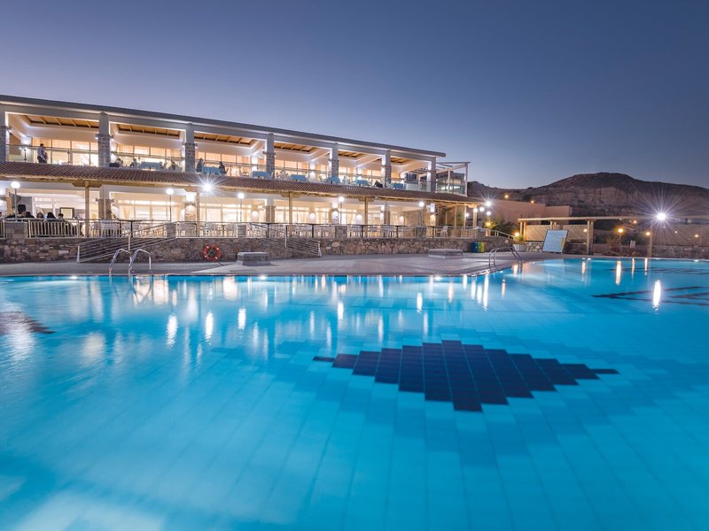 Grand Blue Beach Hotel 12