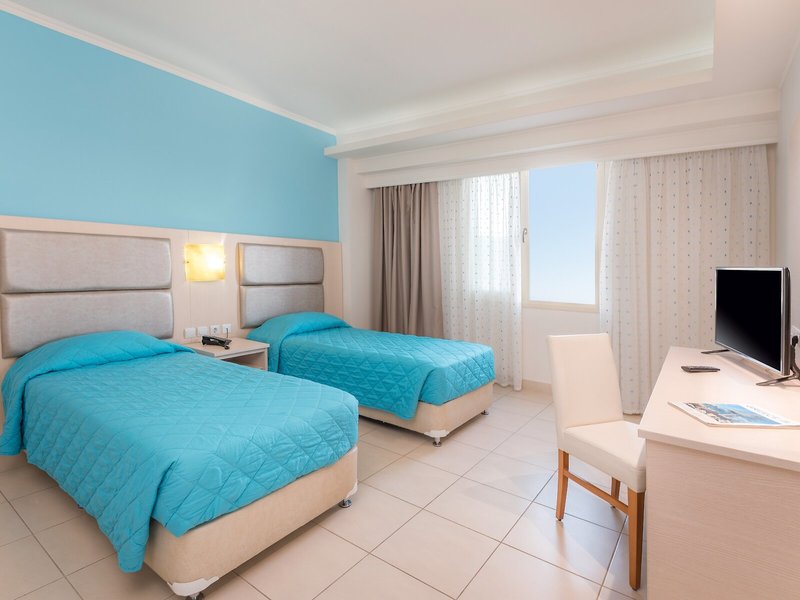 Grand Blue Beach Hotel 46