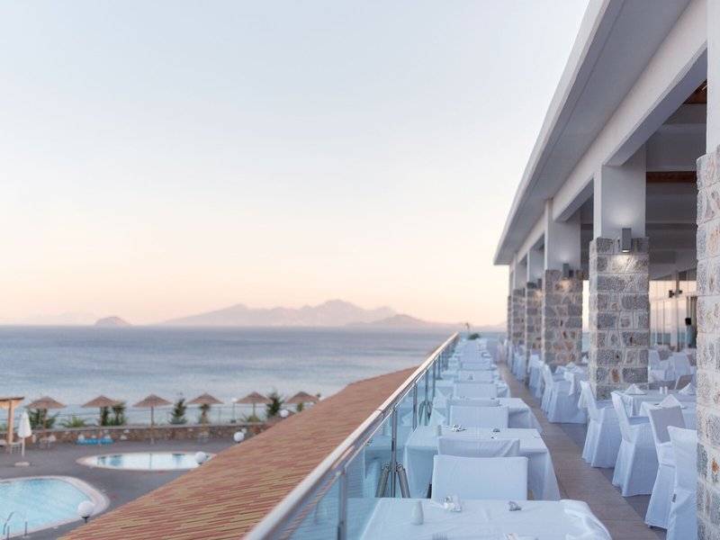Grand Blue Beach Hotel 2