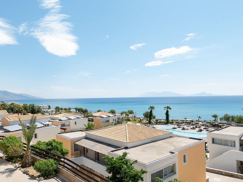 Grand Blue Beach Hotel 11